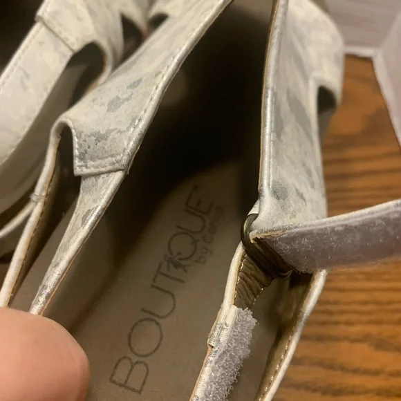 White and Silver boutique, by Corkys Wedge Sandals Size10 Comfortable cork wedge - Picture 7 of 10